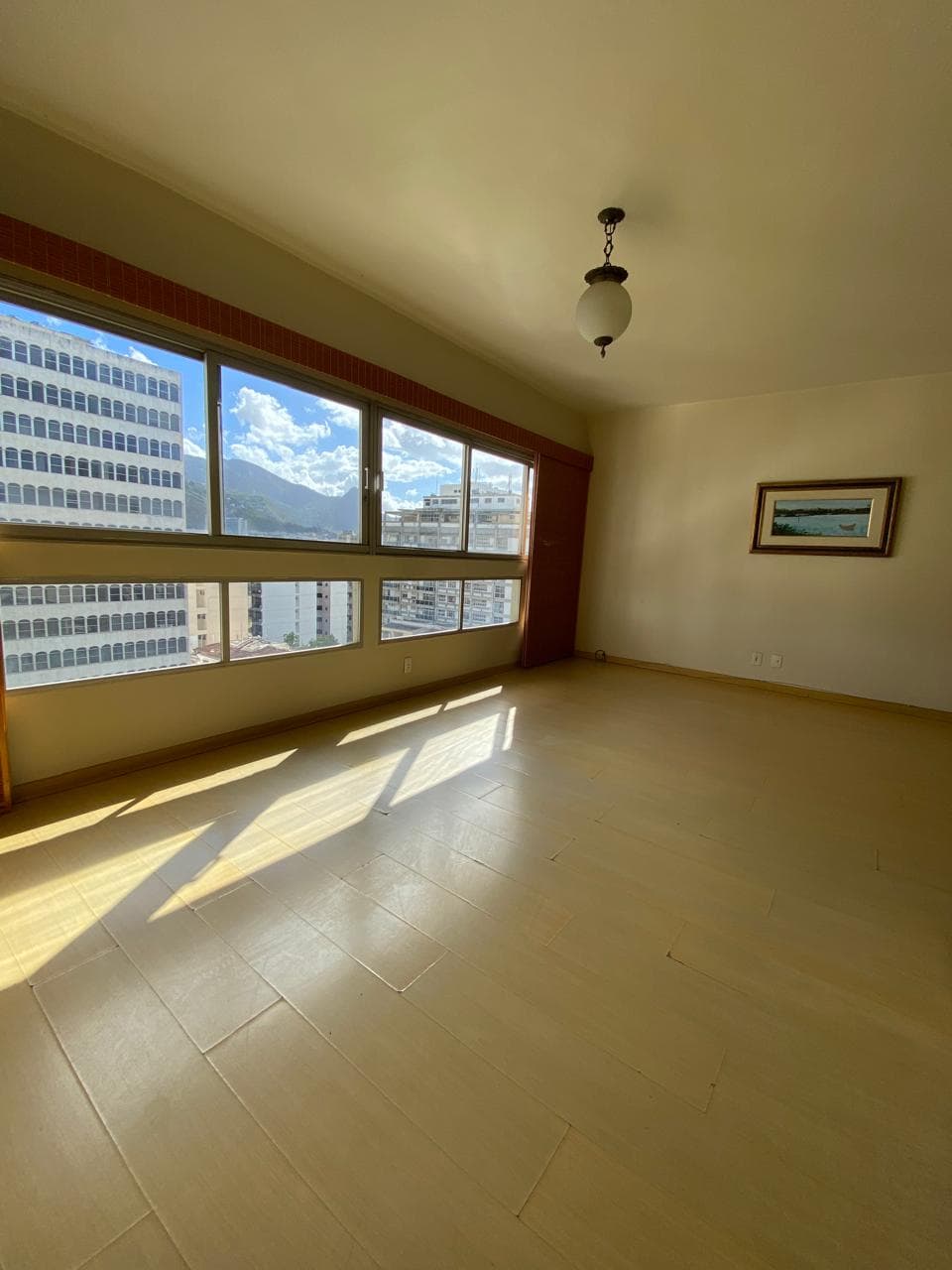 3 quartos com suíte, vaga e uma vista linda!